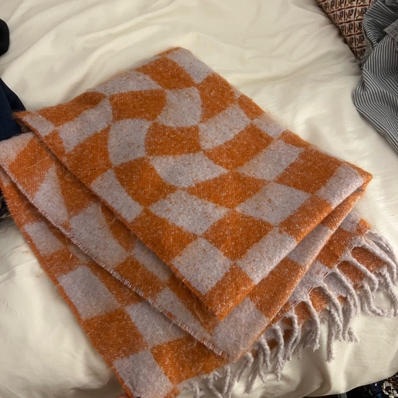 Urban Cozy Orange and White Checkered Blanket Scarf - Picture 5 of 5